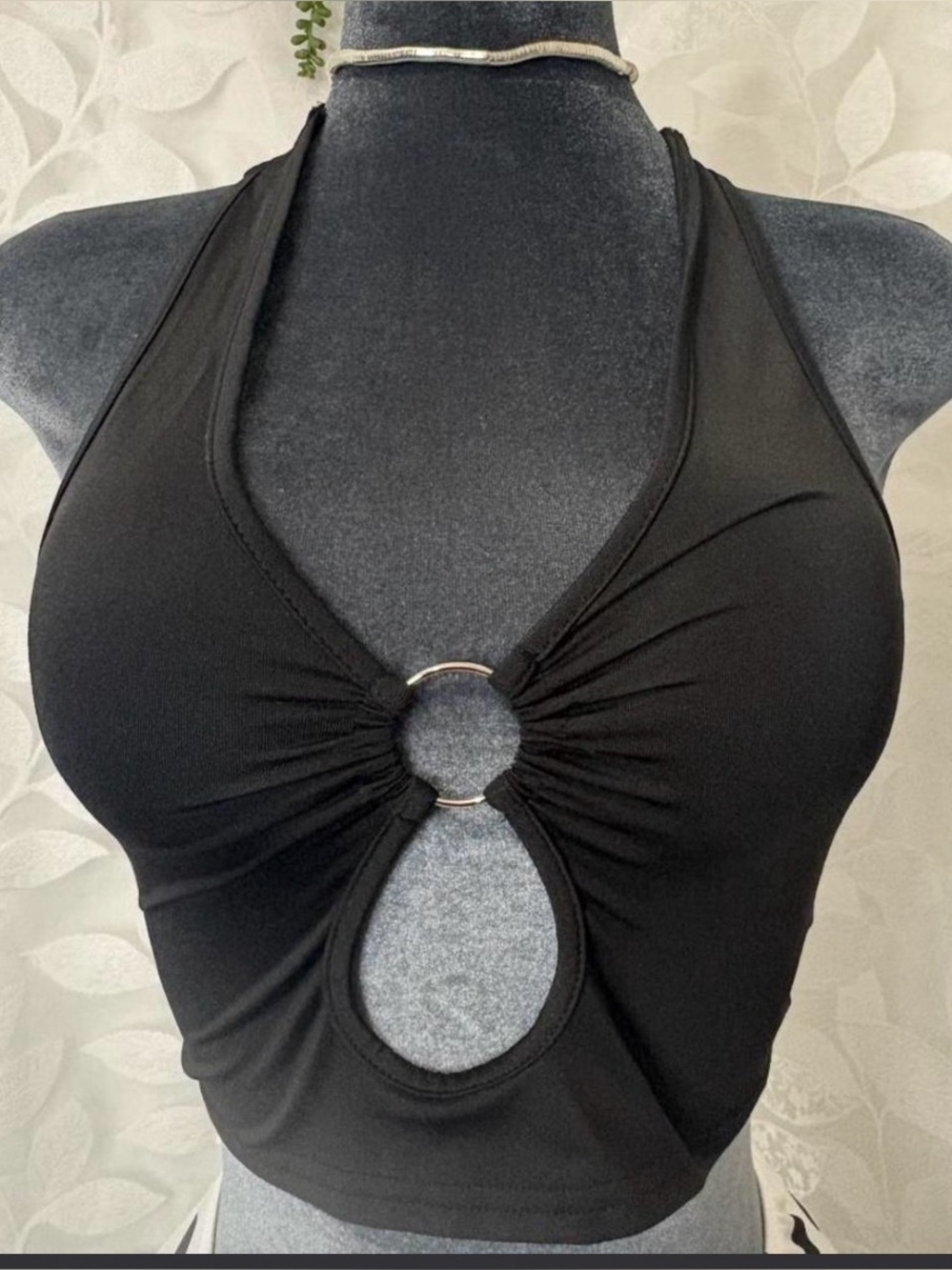 SHEIN Black Ribbed Stretch Crop Top